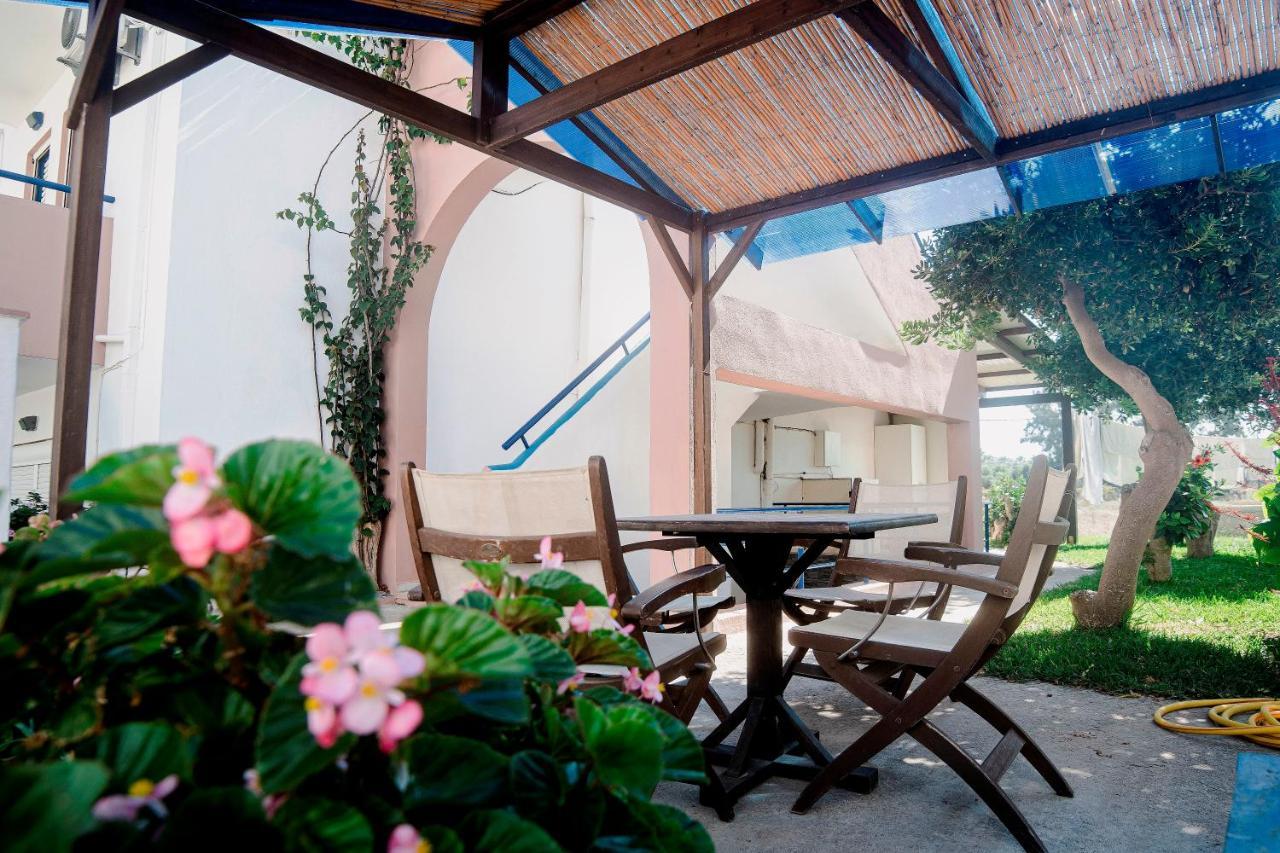 Marika Apartments Mastihari Exterior photo
